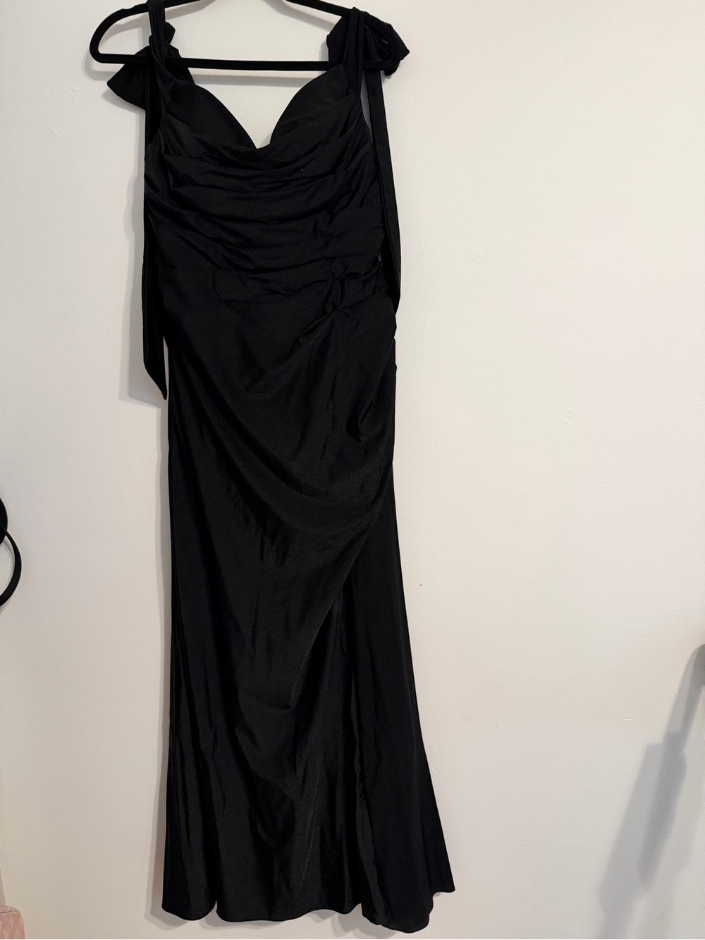 Black Maxi Evening Dress with Tie-Shoulder Straps